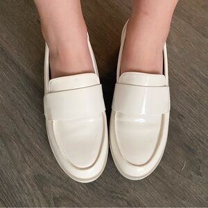 Kenneth Cole White Women’s Loafers